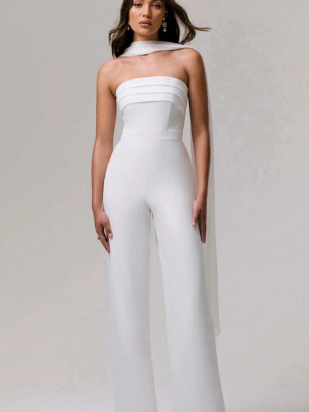 Elegant Strapless White Wide-Leg Jumpsuit with Neck Scarf